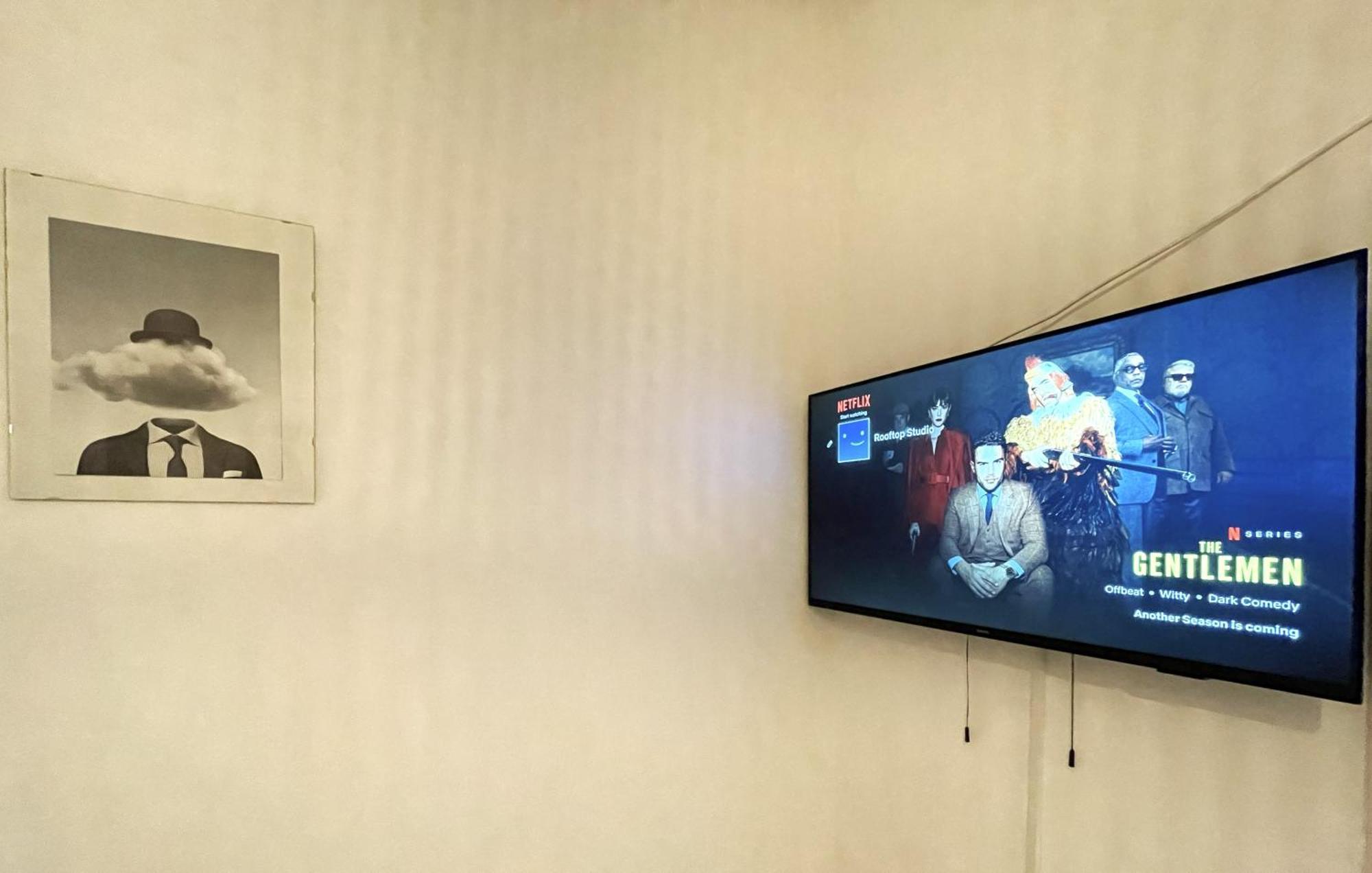 Rooftop Studio In The Heart Of Bucharest W Netflix Экстерьер фото
